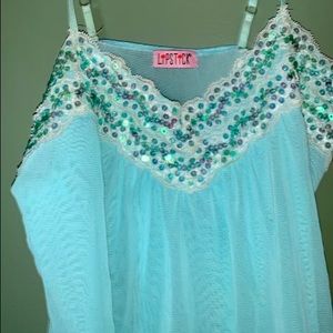 Lipstick shear tank top. Great condition.